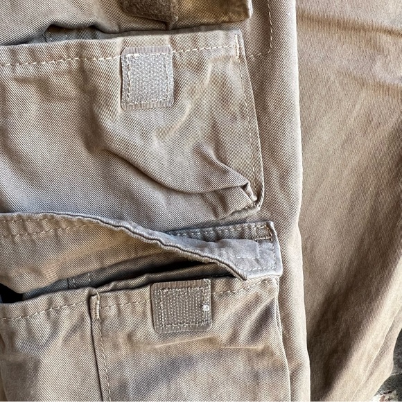 ππ£ Wrangler khaki cargo shorts - Picture 5 of 10